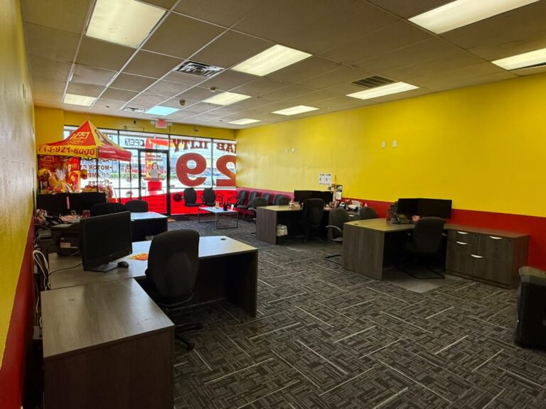 Oficina de Texas Insurance Agency #1019 in South Houston - photo 6 of 7