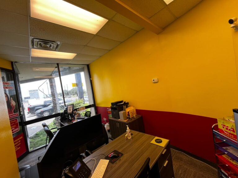 Oficina de Texas Insurance Agency #1025 in Houston - photo 5 of 8